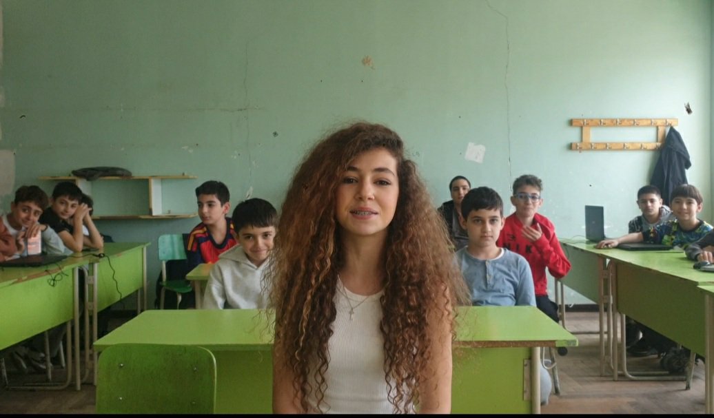 გილოცავთ საქართველოს დამოუკიდებლობის დღეს!