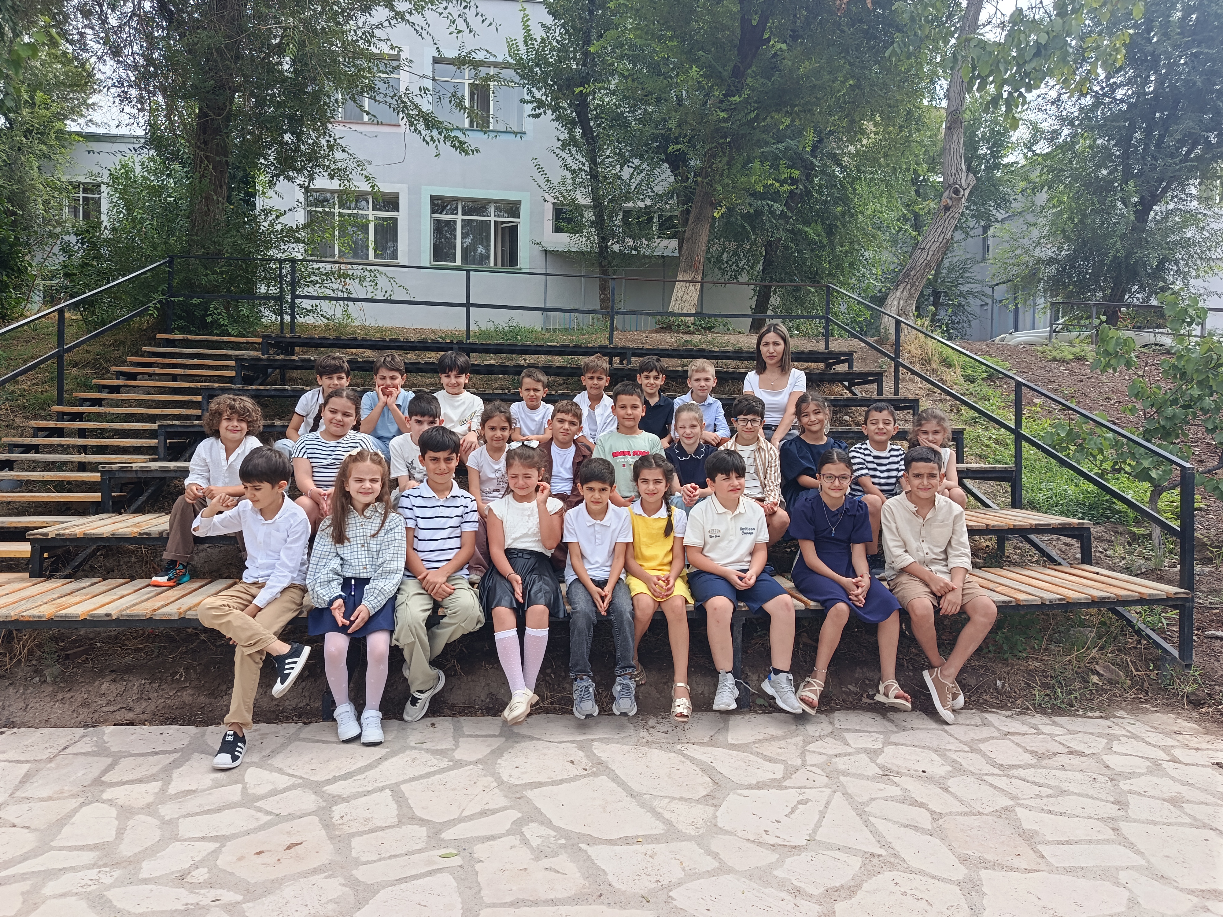 Գիտելիքի օրը` լողով, երգ ու պարով, ընթերցումներով
